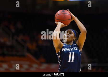 18 novembre 2015: Pagina Teniya #11 della Penn State Lady Lions spara un tiro libero durante il NCAA pallacanestro tra la University of Tennessee Lady volontari e Penn State Lady Lions a Thompson Boling Arena a Knoxville TN Tim Gangloff/CSM Foto Stock