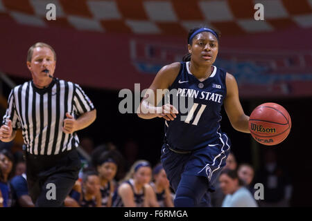 18 novembre 2015: Pagina Teniya #11 della Penn State Lady Lions porta la palla in alto tribunale durante il NCAA pallacanestro tra la University of Tennessee Lady volontari e Penn State Lady Lions a Thompson Boling Arena a Knoxville TN Tim Gangloff/CSM Foto Stock