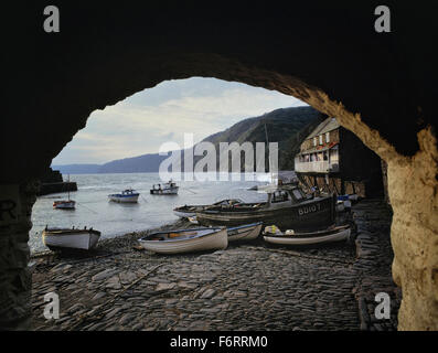 Il porto presso il villaggio di pescatori di Clovelly. North Devon. In Inghilterra. Regno Unito. Europa Foto Stock