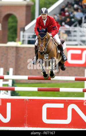 Affidabilità NC Grand Prix - Ian Millar (CAN) di equitazione in stile presso il National Abete rosso di prati, Giugno 2006 Foto Stock