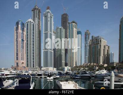 Highrise edifici nel paesaggio urbano di Dubai, Dubai Emirato, Emirati Arabi Uniti Foto Stock