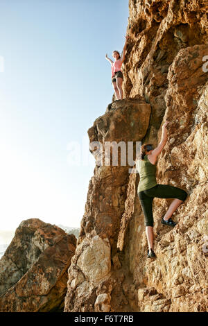 Donne rock climbing formazione Foto Stock