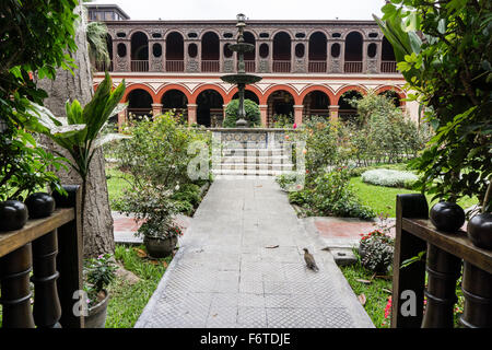 Il chiostro del convento di Santo Domingo a Lima in Perù. Foto Stock