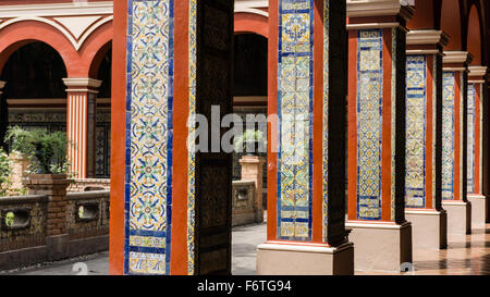 Il chiostro del convento di Santo Domingo a Lima in Perù. Foto Stock