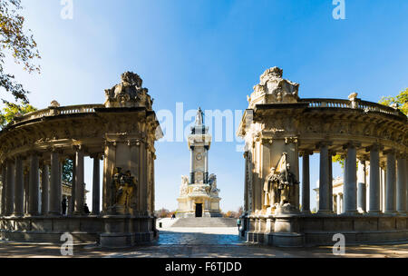 Monumento a Alfonso XII, Buen Retiro park, Madrid. Spagna. Europa Foto Stock