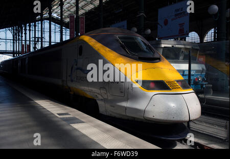 La gare du nord, Parigi,l'EUROSTAR,treni passeggeri,piattaforma,Francia Foto Stock