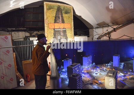 Bankside, Londra, Regno Unito. Xx Novembre 2015. Artista Jimmy Cauty postumi di lussazione principio (ADP), model village Foto Stock