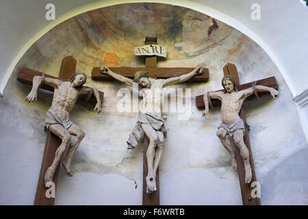 Calvario accanto a Mariae Assunta la chiesa a Burg bei Tengling, Rupertiwinkel, Chiemgau, Alta Baviera, Baviera, Germania Foto Stock