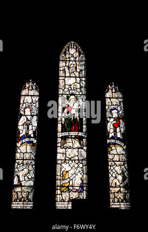 Il vetro macchiato la finestra della Chiesa in Brewood Staffordshire Foto Stock