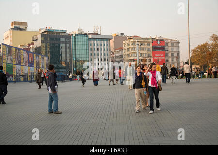 Piazza Taksim è uno di Istanbul più popolari punti di raccolta, Istanbul, Turchia. Foto Stock