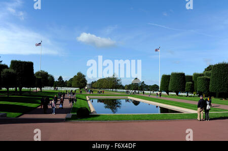 D giorno,la cappella e le tombe in Normandia cimitero americano,Omaha Beach,Colleville-sur-Mer,Calvados,Normandie,Francia,SECONDA GUERRA MONDIALE Foto Stock