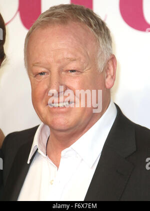 Novembre 19, 2015 - Les Dennis frequentando il Gala di ITV al London Palladium in Londra, Regno Unito. Foto Stock