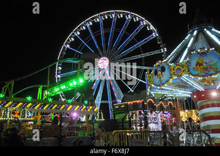 Londra, UK, 20 novembre 2015 il Hyde Park Winter Wonderland si apre oggi in uno stile spettacolare. Aperto dal 20/11/2015 al 3 gennaio 2016 è stato ampliato e sarà in una sezione parallela al Park Lane. Credito: JOHNNY ARMSTEAD/Alamy Live News Foto Stock