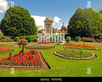 Il memoriale di guerra all'interno Vivary Park a Taunton, Somerset, Inghilterra, Regno Unito Foto Stock