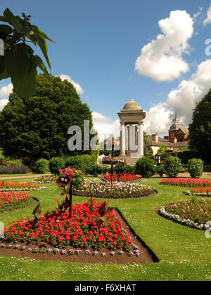 Il memoriale di guerra all'interno Vivary Park a Taunton, Somerset, Inghilterra, Regno Unito Foto Stock