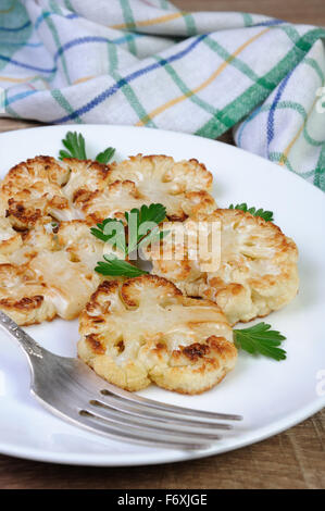 Antipasto caldo di fritto di pezzi di cavolfiore Foto Stock