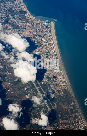 Vista Aereial di Rimini e il mare Adriatico (Italia) Foto Stock