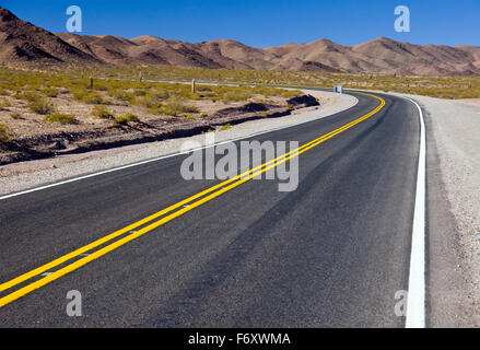 Strada tortuosa in Argentina del nord Foto Stock