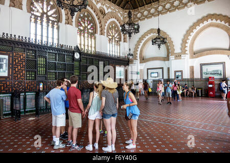 Toledo Spagna,Europa,spagnolo,stazione ferroviaria ispanica di Toledo,treno veloce Renfe AVE,architetto Narciso Claveria y de Palacios,stile Neo-Mudejar,architectu Foto Stock