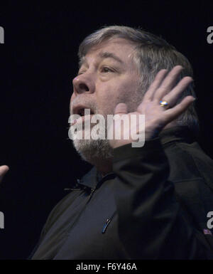 Lawrence, Kansas, Stati Uniti d'America, 20 Novembre, 2015 Steve Wozniak cofondatore della Apple Computer fornisce la parola al KU. Foto Stock