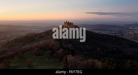 Hohenzollern Castello nel centro di Baden-Württemberg, Germania Foto Stock