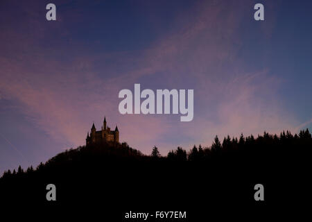 Hohenzollern Castello nel centro di Baden-Württemberg, Germania Foto Stock