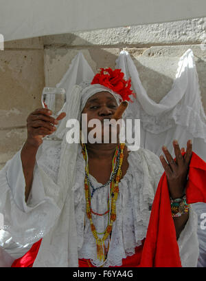 Una scena di strada a l'Avana, Cuba Foto Stock