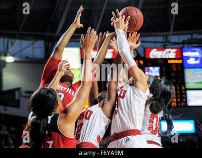 7 novembre 2015 una pazza lotta per un ultimo secondo durante il rimbalzo di pallacanestro del NCAA di azione tra i cardinali di Louisville e la Western Kentucky Lady topper al E.A. Farlo Arena in Bowling Green Kentucky la signora topper sconvolto #16 Louisville 71-69 Steve Roberts/CSM Foto Stock
