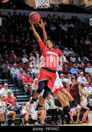 7 novembre 2015 Louisville Cardinali guard Taja Cole (5) colpisce un lay up durante il NCAA basketball azione tra i cardinali di Louisville e la Western Kentucky Lady topper al E.A. Farlo Arena in Bowling Green Kentucky la signora topper sconvolto #16 Louisville 71-69 Steve Roberts/CSM Foto Stock