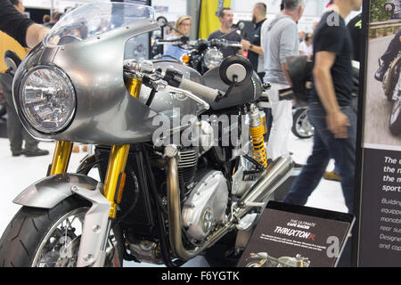 Sydney, Australia. 22 Novembre, 2015. Trionfo di Thruxton R cafe racer a Sydney Motorcycle Show da Sydney Olympic Park,Homebush Sydney, Australia. Credit: modello10/Alamy Live News Foto Stock