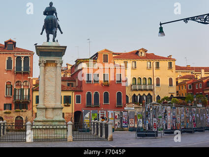 Statua equestre in bronzo di capitano Bartolomeo Colleoni di Andrea del Verrocchio nel Campo Santi Giovanni e Paolo Venezia Italia Foto Stock