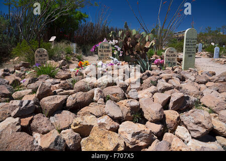 Oggetto contrassegnato per la rimozione definitiva, Arizona, USA, Aprile 6, 2015, Boot Hill Cemetery, la vecchia città western home di Doc Holliday e Wyatt Earp e Gunfight all O.K. Corral Foto Stock