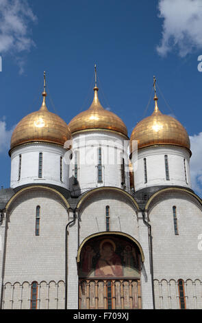 La Cattedrale dell'Assunzione (o la cattedrale della Dormizione) all'interno del Cremlino a Mosca, Russia. Foto Stock