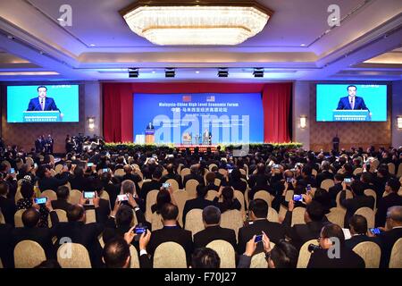 Kuala Lumpur, Malesia. 23 Nov, 2015. Il premier cinese LI Keqiang risolve il China-Malaysia ad alto livello del Forum Economico di Kuala Lumpur in Malesia, nov. 23, 2015. © Li Tao/Xinhua/Alamy Live News Foto Stock
