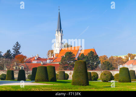 Chiesa parrocchiale Maria Hietzing vicino al Palazzo di Schonbrunn, Vienna, Austria Foto Stock