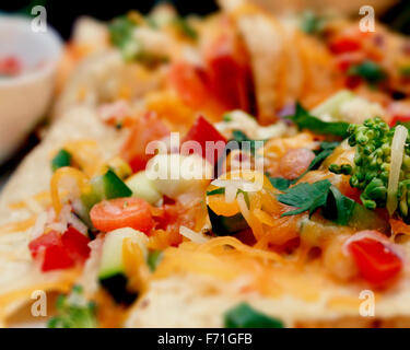 Un piatto di nachos a un ricevimento di matrimonio Foto Stock