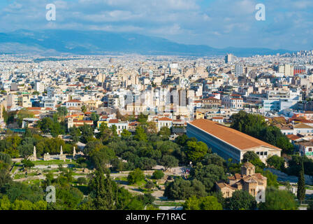 Vista su Antica Agora, con lo Stoa di Attalos, verso Plaka e periferie, Atene, Grecia Foto Stock