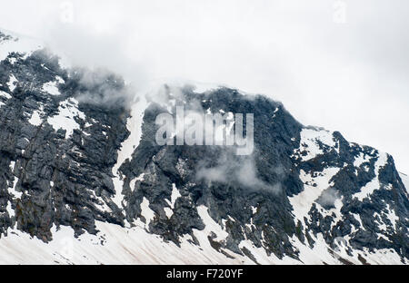 Paesaggio invernale in una regione di montagna della Norvegia Foto Stock