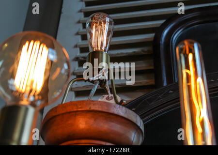 Lampadine della luce da un negozio di antiquariato in Atlanta, GA Foto Stock