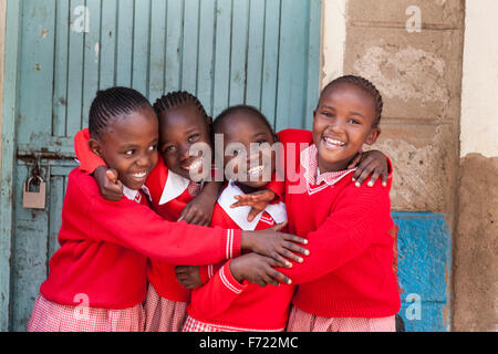 Giovani keniote sorriso al Johari Junior Academy Maggio 6, 2013 a Nairobi in Kenya. Foto Stock