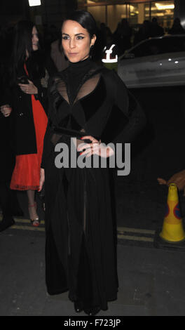 Londra, Regno Unito. 23 Nov, 2015. Noomi Rapace arriva per il British Fashion Awards 2015. Credito: Ferdaus Shamim/ZUMA filo/Alamy Live News Foto Stock