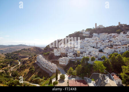 Il grazioso villaggio di Casares, Andalusia. Foto Stock