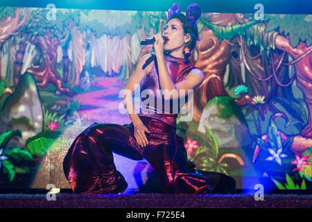 Manchester, Regno Unito. 23 Nov, 2015. Marina e i diamanti di eseguire al O2 Ritz di Manchester, 2015 Credit: Myles Wright/ZUMA filo/Alamy Live News Foto Stock