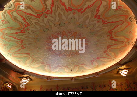 Massimale della Pathé Tuschinski, un Art Nouveau film theatre in Amsterdam, Paesi Bassi, posizione di IDFA film festival Novembre 2015 Foto Stock
