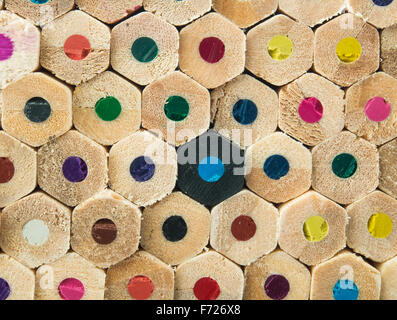 Matite colorate, individualità, in piedi fuori dalla folla, contrasti, Leadership, Concetti Foto Stock