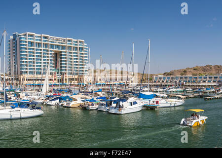 La Herzliya Marina Residences e il Ritz Carlton Hotel di Herzliya, Israele, Medio Oriente. Foto Stock