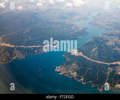 Una veduta aerea di Yavuz Sultan Selim ponte in costruzione sul Bosforo ad Istanbul in Turchia Foto Stock