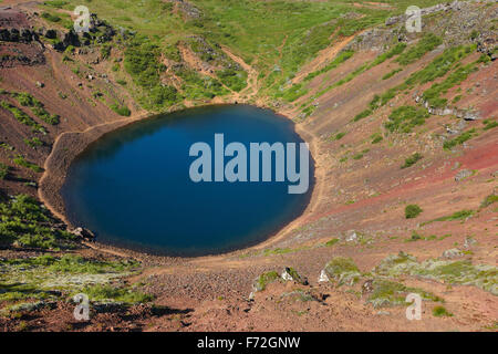 Il cratere Kerid riempito con acqua Golden Circle in Islanda Foto Stock