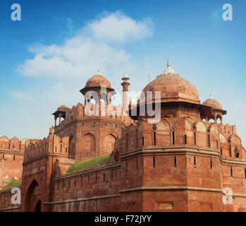 Il Forte rosso a Delhi. Patrimonio mondiale dell'UNESCO, il Forte Rosso è un simbolo iconico di India. Delhi, India. Foto Stock