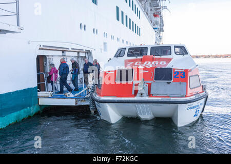 Caribbean Princess ancorato al Newport Rhode Island, U.S.A. Foto Stock
